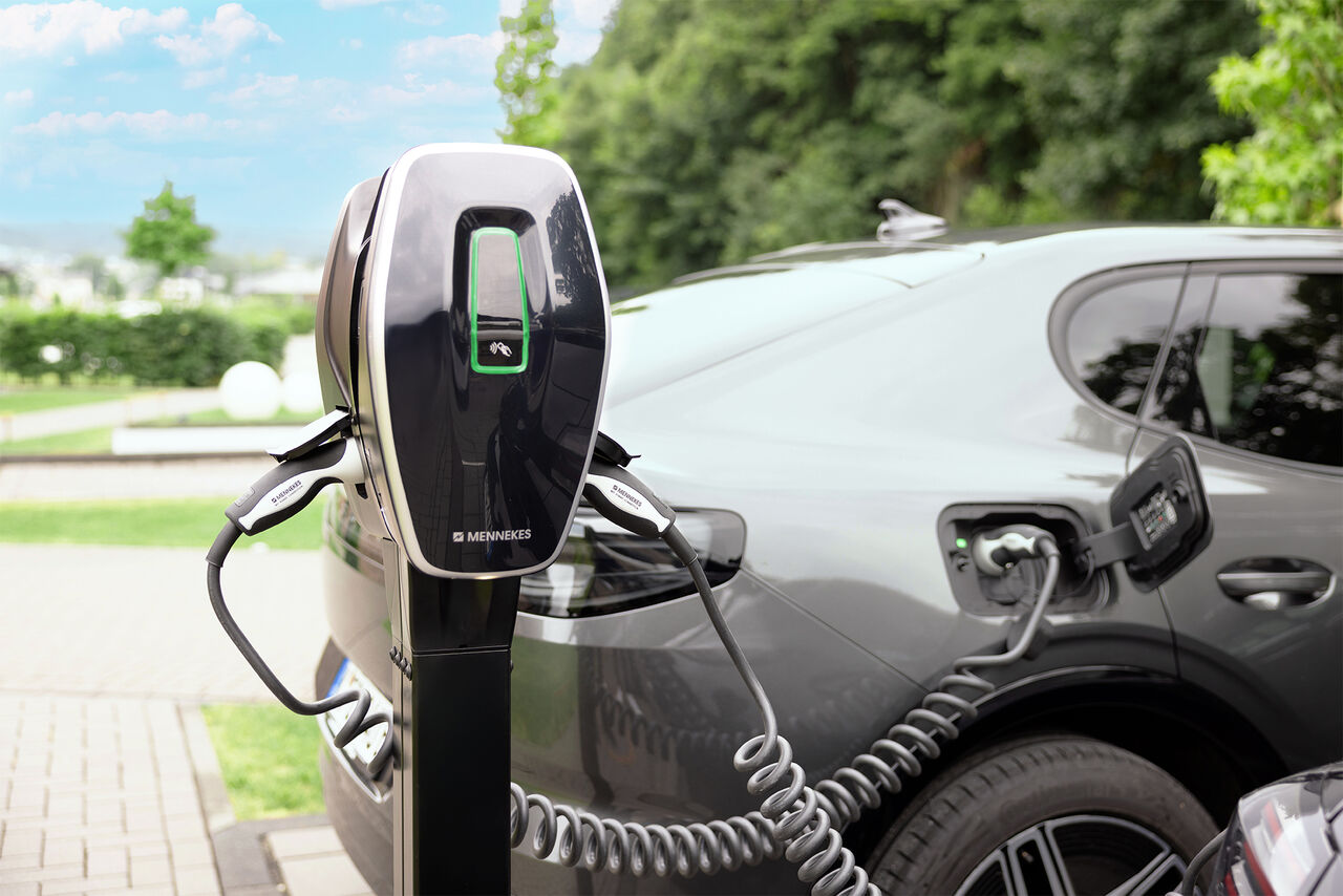 Produktbild AMTRON® 4Business 700 als Steckdosen-Version Produktbild AMTRON® 4Business 700 als Steckdosen-Version