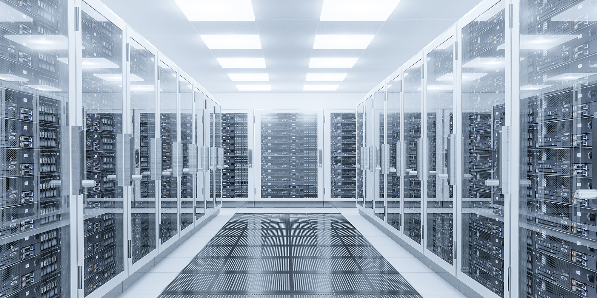 Rechenzentren - Data Center Einblick in einen Raum im Rechenzentrum mit Serverschränken